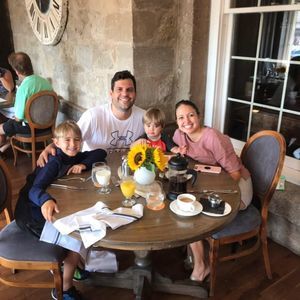 Meet your Posher, Carlos